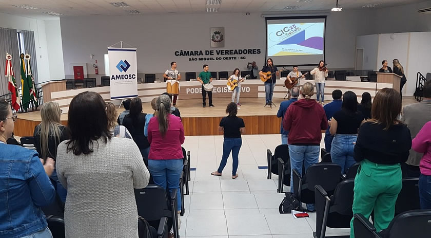 Conferência intermunicipal de cultura da Ameosc recebe representantes dos municípios do Oeste Catarinense