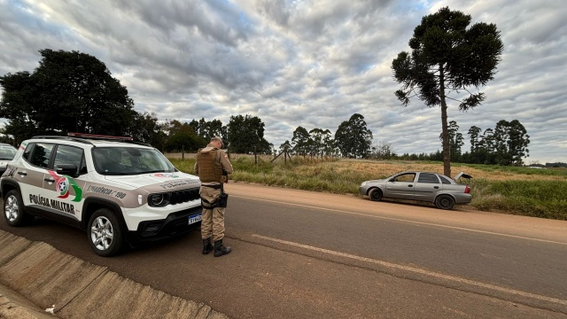 Criminosos roubam carro e furtam R$ 6 mil em ferramentas