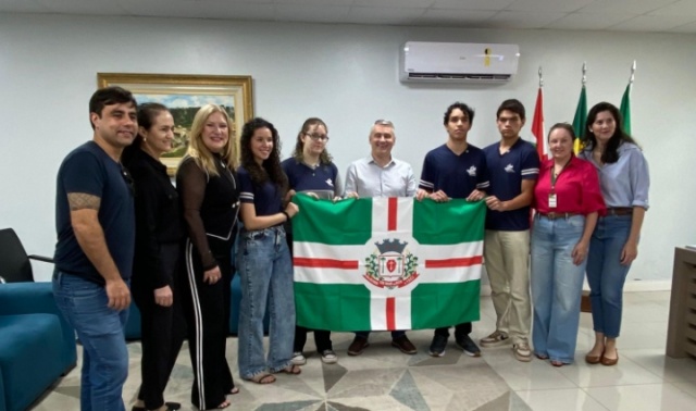 EB São Miguel representa a região Oeste no Parlamento Jovem 2025