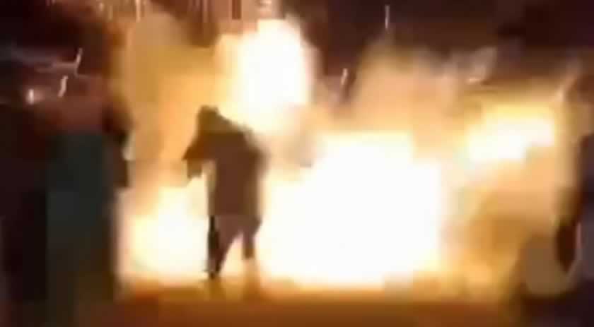 Mulher morre após rojão ficar preso em sua roupa durante queima de fogos no litoral de SP