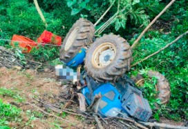 Mulher morre ao capotar trator no interior de Videira