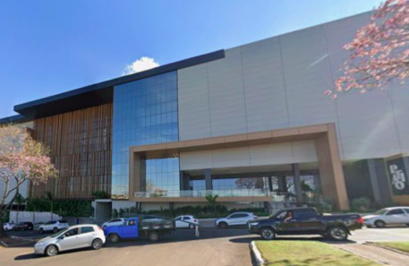 Homem tenta fugir pelo forro e cai no restaurante do shopping no Oeste de SC