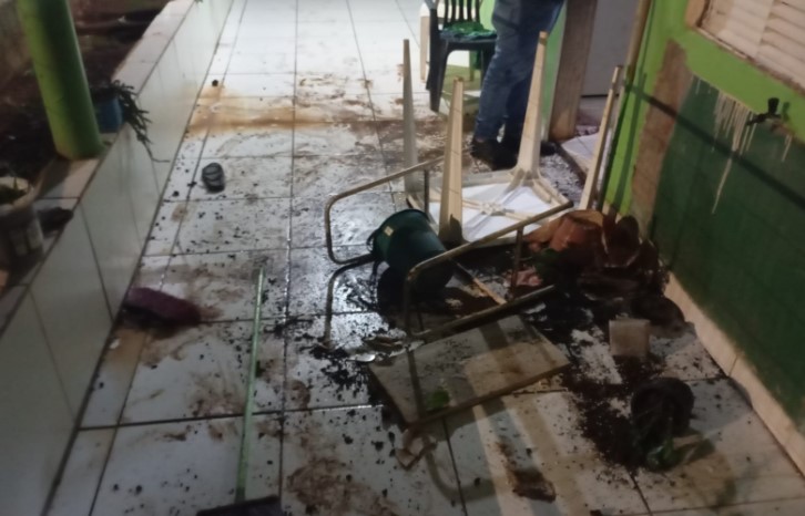Detento em saída temporária é morto por morador após invadir residência