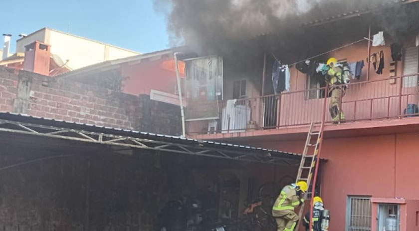 Incêndio em apartamento mobiliza Corpo de Bombeiros no Centro