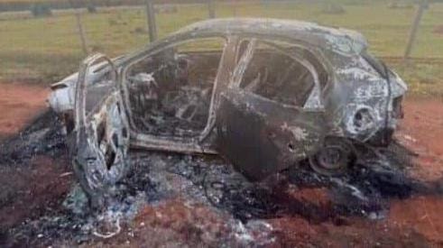 Pai mata filhas de 4 e 8 anos a facadas e ateia fogo no carro