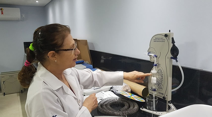 Professores passam por capacitações no laboratório de Ciências