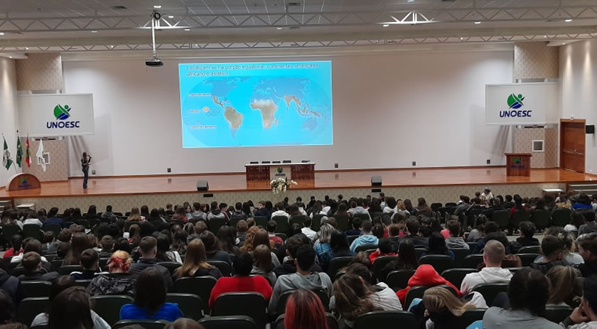 Palestras sobre o Meio Ambiente reúnem mais de 1.400 estudantes da região na Unoesc São Miguel
