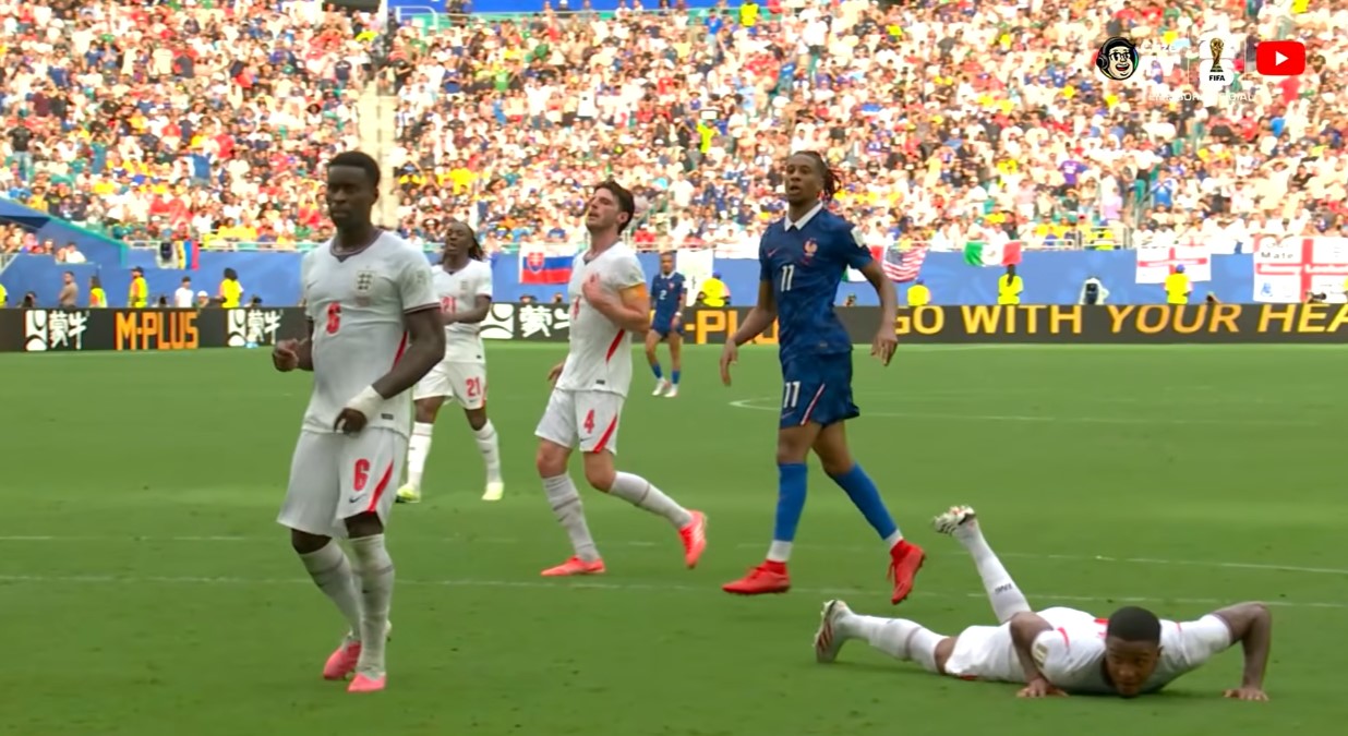 Inglaterra vence a França em jogo de 10 gols e conquista o terceiro lugar