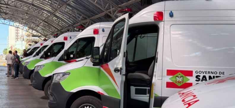 Estado entrega 10 novas ambulâncias para reforçar atendimento na região