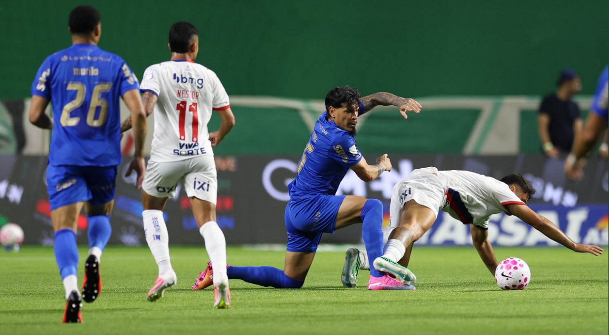 Palmeiras vence o Bahia e fica a um ponto da liderança do Brasileirão