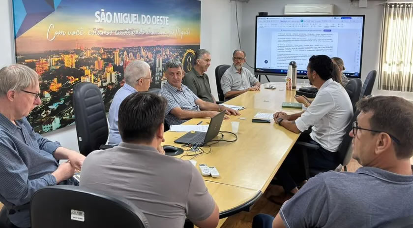 Município libera apoio com máquinas para produtores e empresas