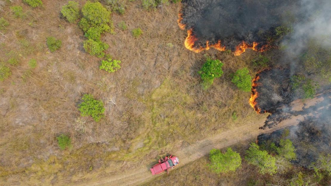 Bombeiros catarinenses ampliam atuação no combate aos incêndios no Mato Grosso