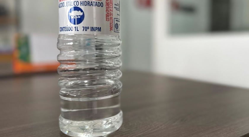 Venda de álcool líquido 70% em mercados e farmácias é proibida pela Anvisa