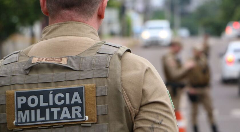 Funcionário vai responder por desacato por fotografar e divulgar imagem de policial militar fardado