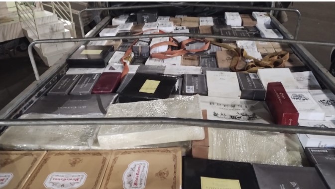 Motorista com histórico de descaminho é detido em flagrante com 600 garrafas de vinho sem nota fiscal