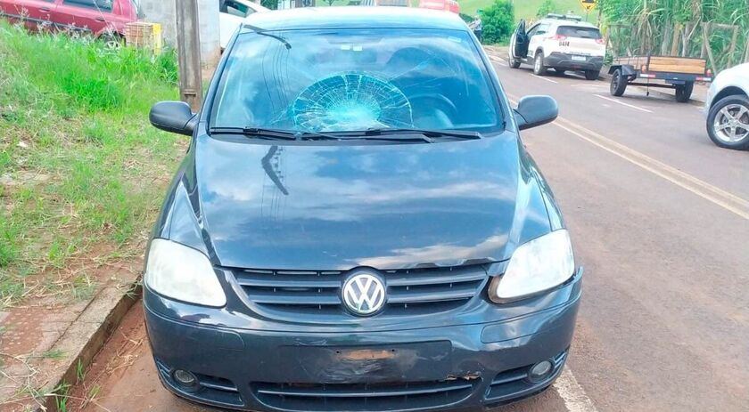 Condutor de bicicleta motorizada sofre ferimentos graves em colisão com veículo