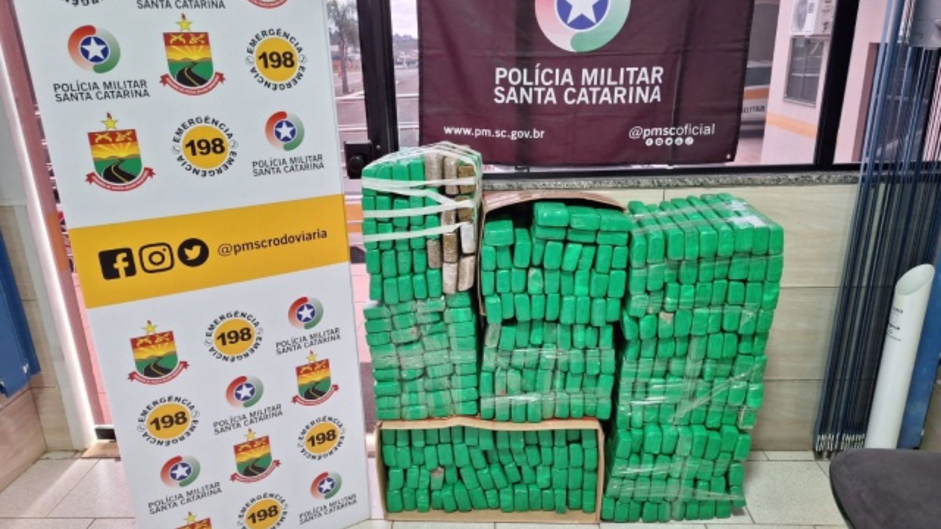 PMRv apreende mais de 229 quilos de maconha na SC-157