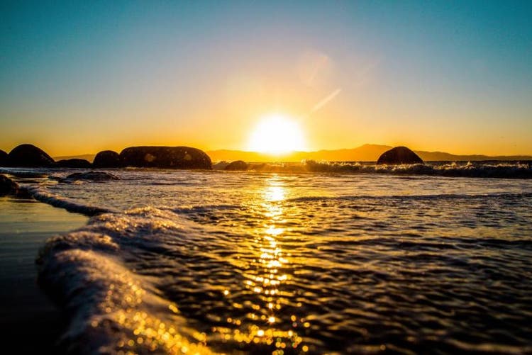 La Niña, sol, chuva e frentes frias: o que a previsão reserva para o verão em SC?