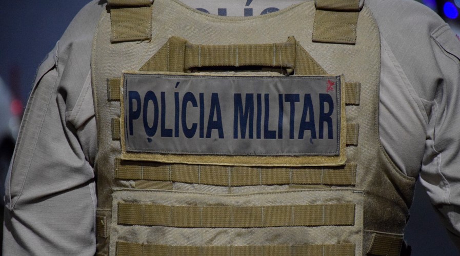 Motorista sem habilitação é flagrado com drogas no interior do município