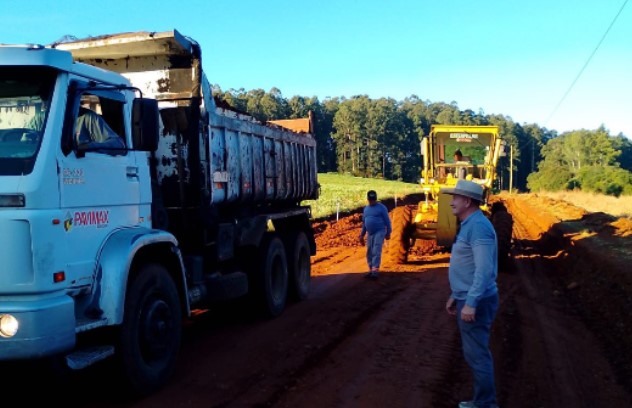 Prefeito acompanha investimentos no interior e obras de infraestrutura
