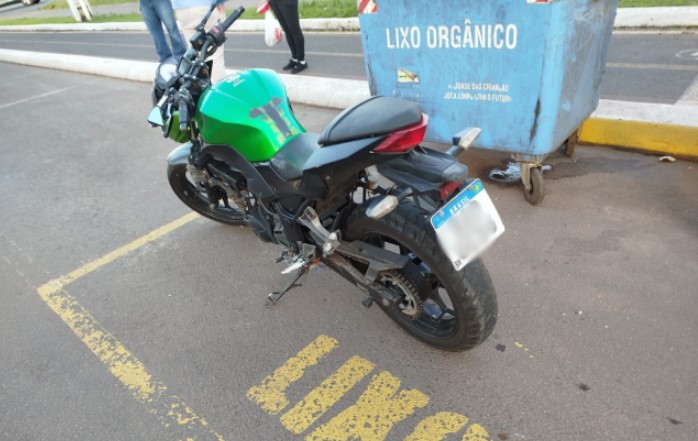 Colisão entre carro e moto mobiliza socorristas