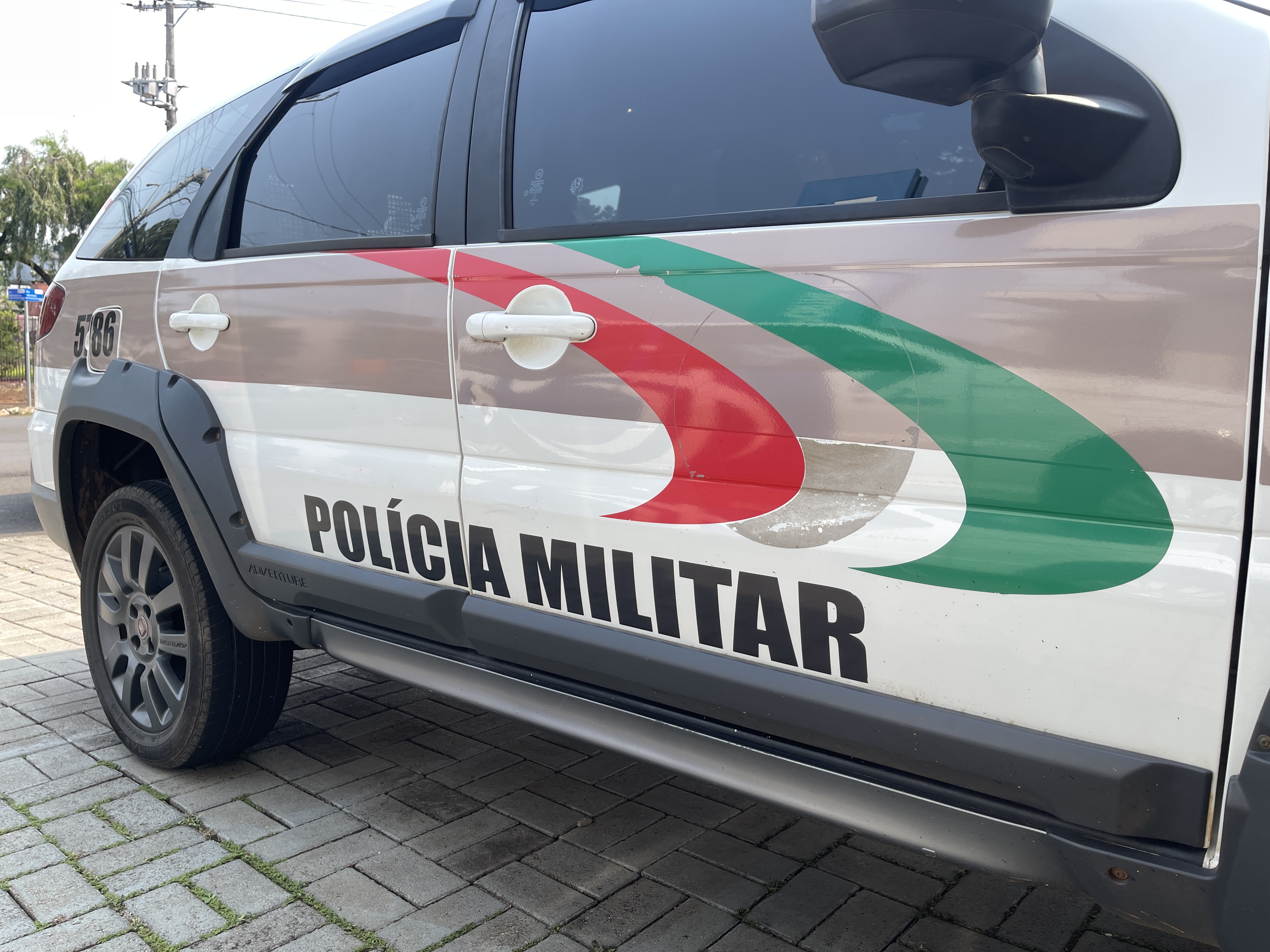 Homem é levado à delegacia após agredir companheira