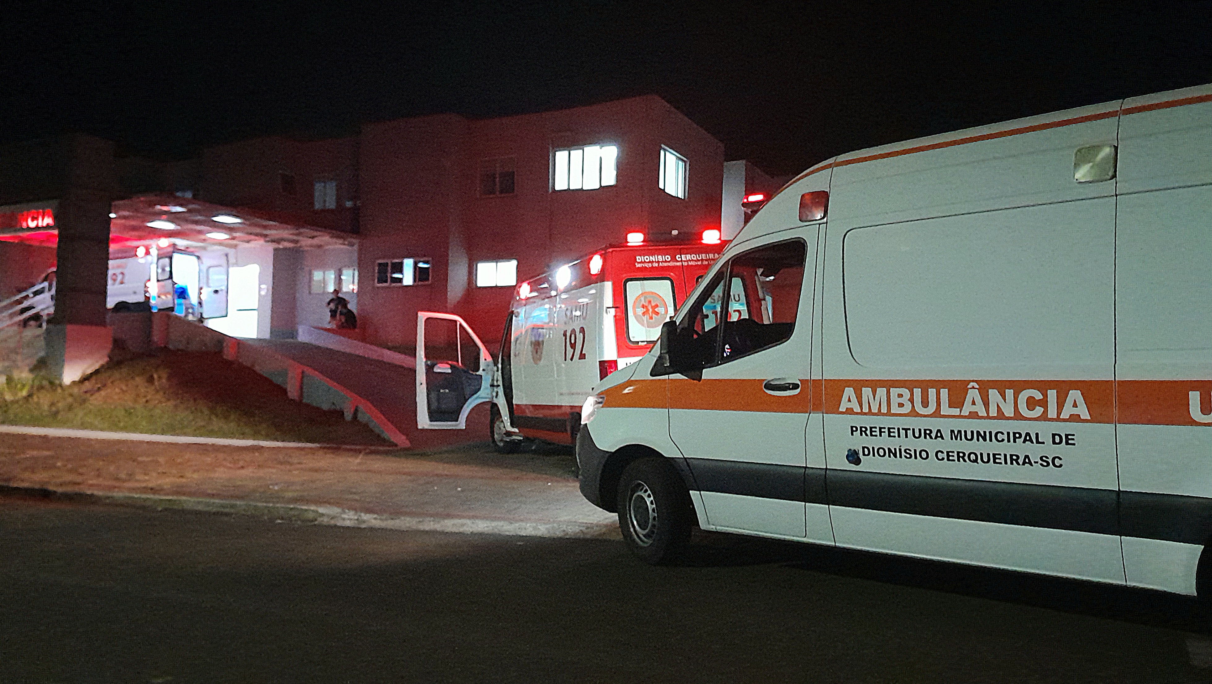 Feridos no acidente da Ponte do Rio Pinhalito são transferidos para o Hospital Regional de São Miguel do Oeste