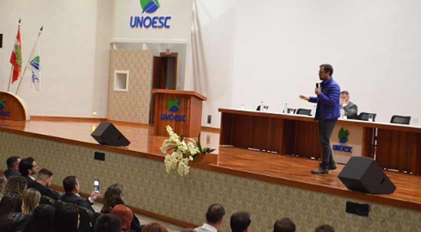 Advogados e acadêmicos de Direito participam da palestra “Caso Kiss”
