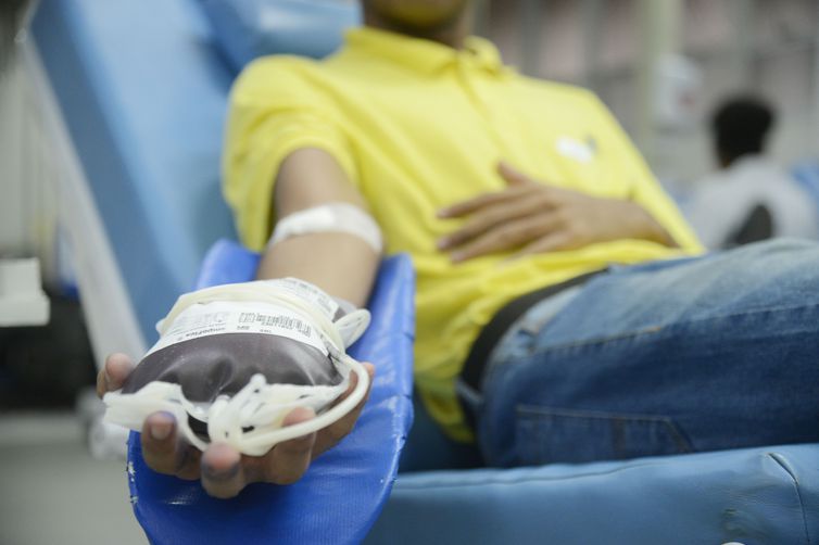 14 em cada mil brasileiros são doadores de sangue regular