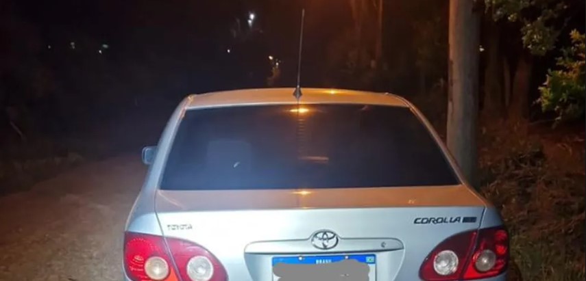 Polícia Militar recupera carro roubado durante assalto