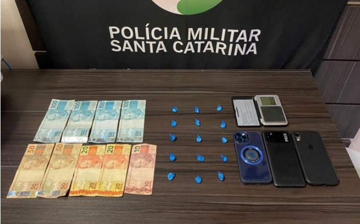 Homens são presos por tráfico de drogas