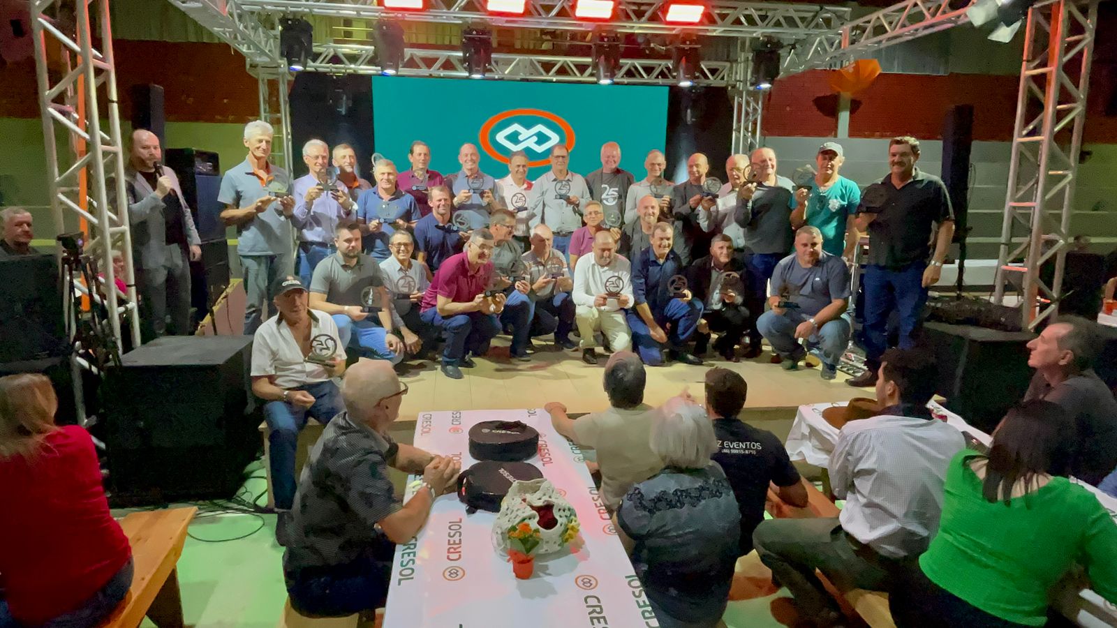 Cooperados de Descanso participam de evento comemorativo aos 25 anos da Cresol Evolução