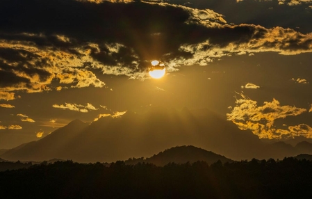 Oeste catarinense terá fim de semana quente e início de semana com temporais