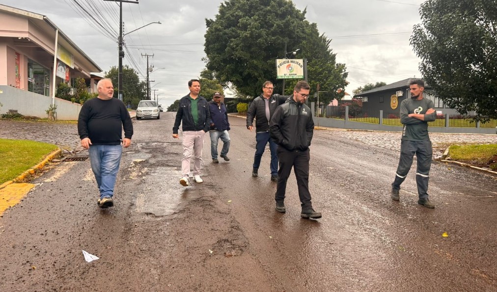 Obras de asfalto no interior e recapeamento no centro devem iniciar nos próximos dias