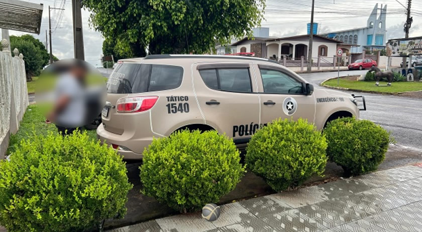 Polícia Militar cumpre mandado de prisão por porte ilegal e disparo de arma de fogo