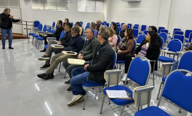 Colegiado de Turismo da AMEOSC promove encontro regional