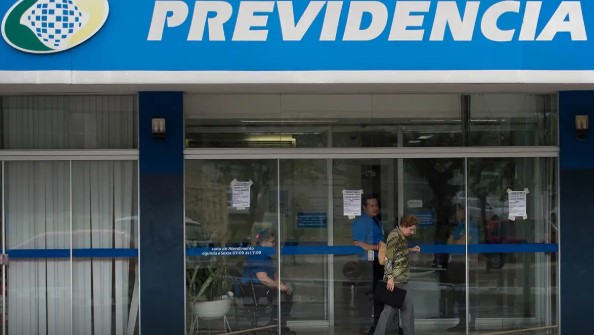 Agências do INSS abrem para atendimento extra neste sábado e domingo