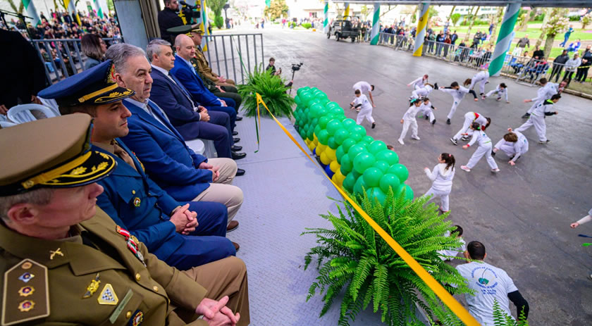 Desfile Cívico de 7 de Setembro reúne cerca de 10 mil pessoas