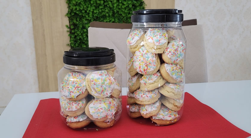 Dete ensina a fazer bolacha caseira pintada