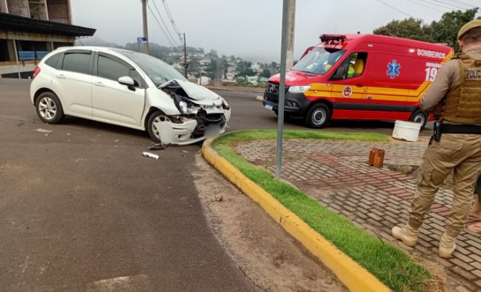 Acidente é registrado em Maravilha e mulher é conduzida ao hospital nesta sexta-feira (20)