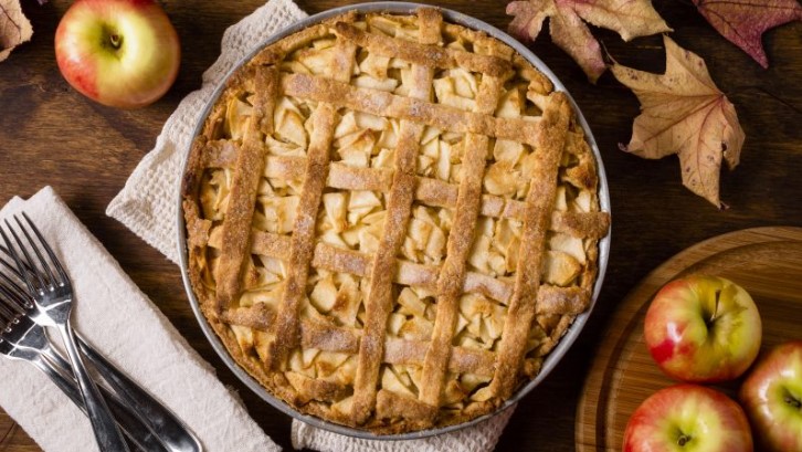 Aprenda receita de torta de maçã fitness e arrase na sobremesa