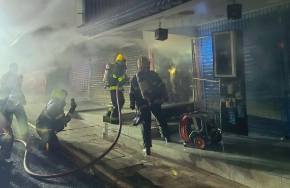 Incêndio de grandes proporções atinge loja do camelódromo