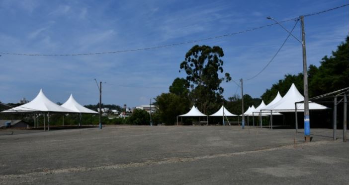 Montagem da estrutura para FACIG 2023 em Guaraciaba está em ritmo acelerado