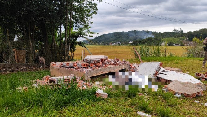 Idoso de 77 anos morre esmagado durante demolição de estrutura