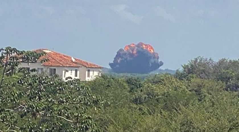 Avião da FAB cai durante voo de treinamento