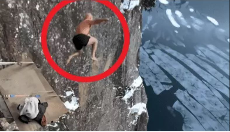 Homem pula de 40 metros de altura e quebra recorde de mergulho profundo