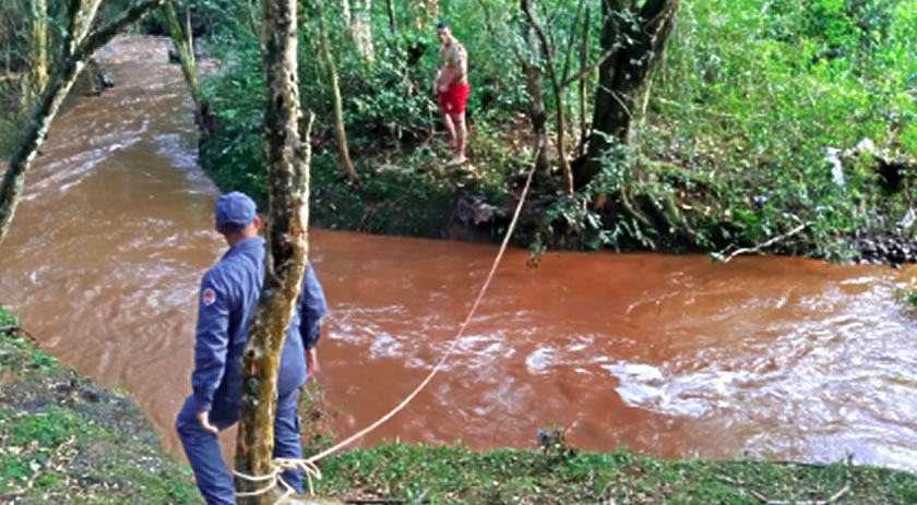 Mulheres e criança são arrastadas por correnteza em rio em São Lourenço do Oeste