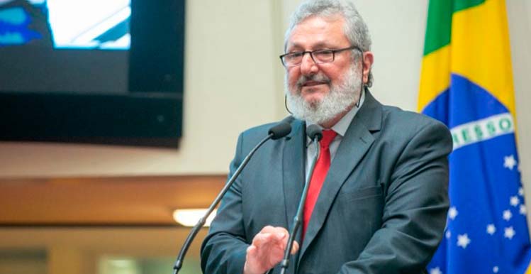 Moisés é o primeiro governador a sair sem aposentadoria vitalícia