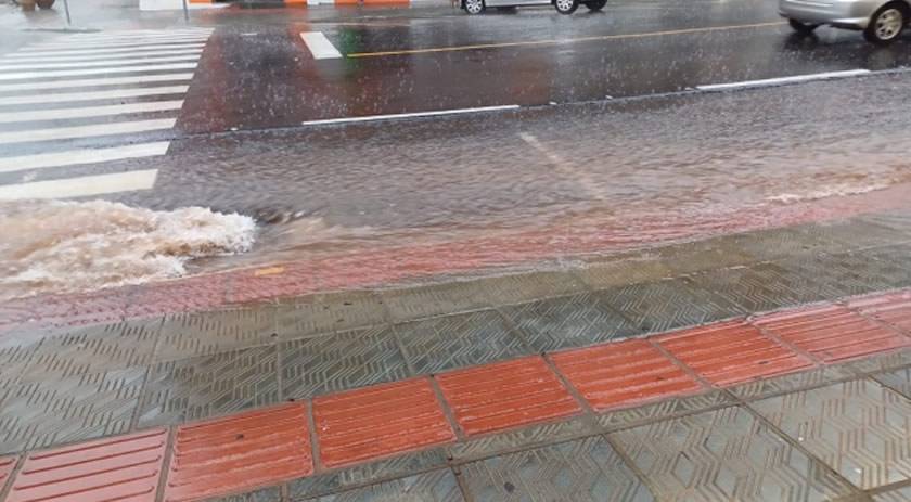 Chuva intensa causa alagamentos e transtornos em São Miguel do Oeste e região