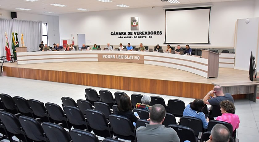 Câmara aprova revisão do Plano Plurianual para 2025